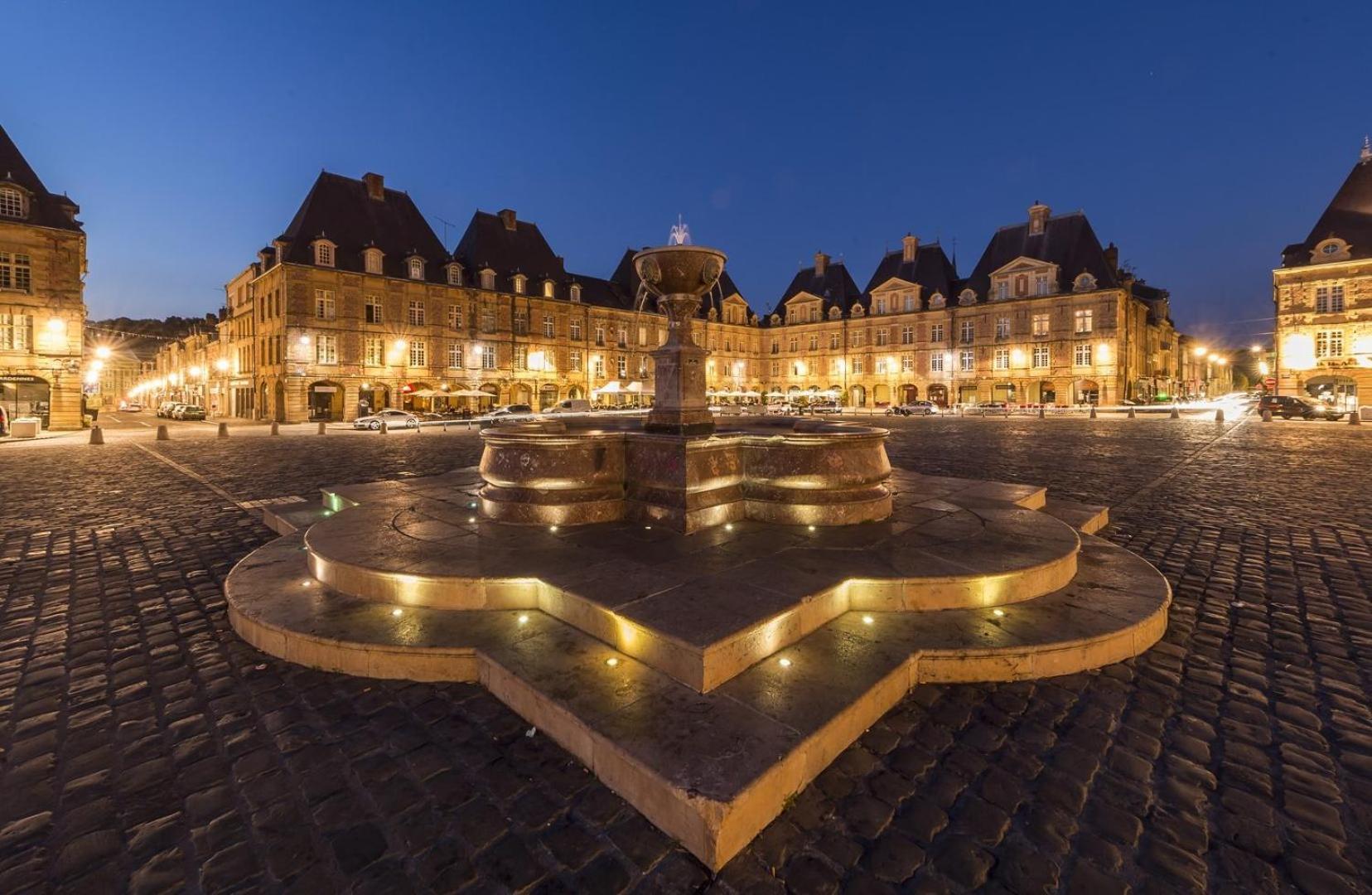 Budget Appart Avec Parking Au Centre-Ville Charleville-Mézières 외부 사진